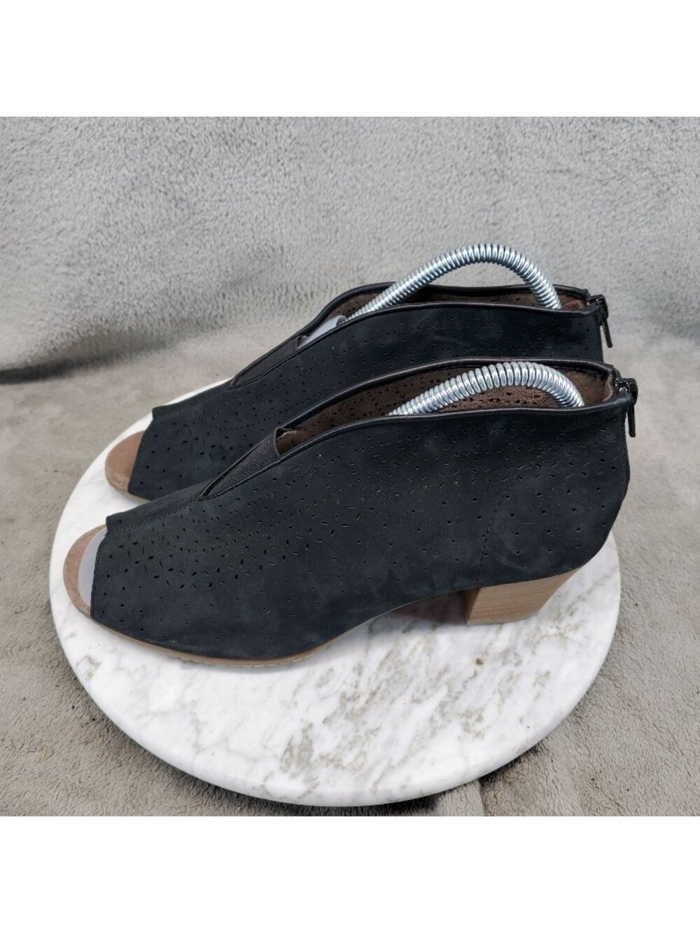 Earth Shoes Womens Size 8.5 Black Suede Calgary Quebec Ankle Boots *Read*